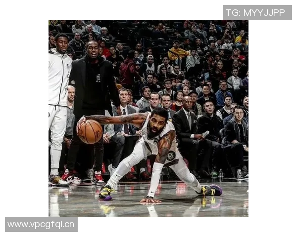 布克连得五分迅速拉开比分罚球线急停跳投与反击三分震撼篮网