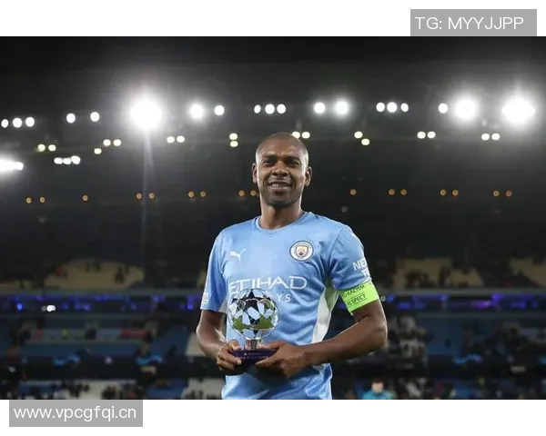 曼城官方向费尔南迪尼奥致敬九年辉煌岁月祝愿未来一切顺利