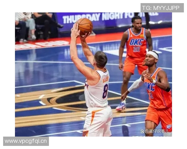 雷霆三分如虹狄龙替补席无奈神情引发网友热议