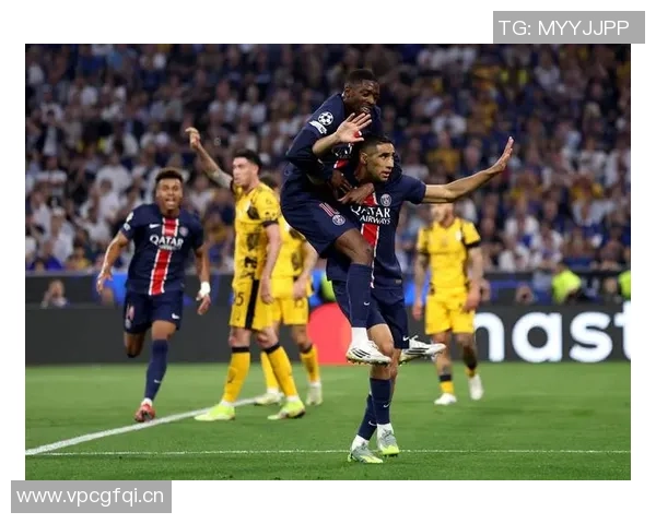 巴黎官方确认杜埃右大腿肌肉受伤预计缺阵数周影响球队阵容