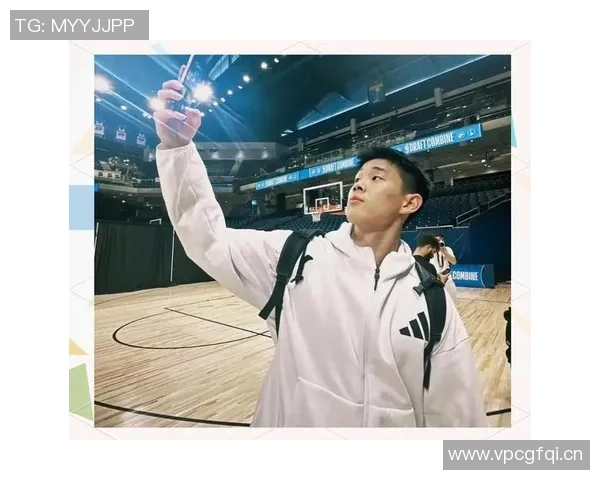 林葳在俄勒冈大学积极训练与队友们共同参与团建活动展现团队精神