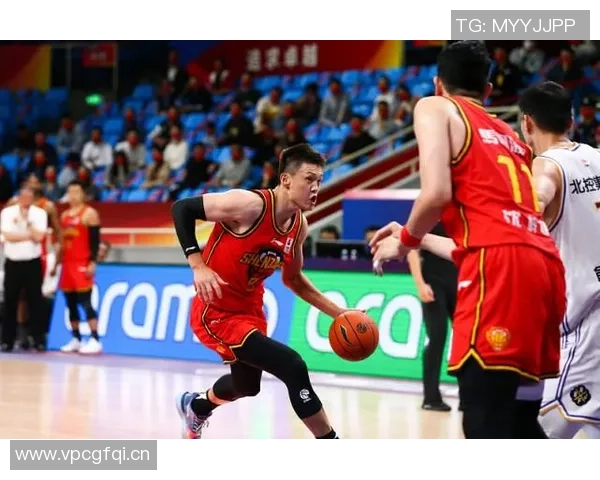 芬奇盛赞迪林厄姆表现出色快节奏打法助力队友轻松得分 芬奇盛赞迪林厄姆表现出色快节奏打法助力队友轻松得分