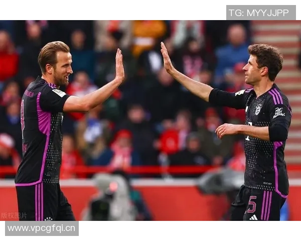 曼联与阿森纳争夺布莱克本小将泰洪引发关注 曼联与阿森纳争夺布莱克本小将泰洪引发关注